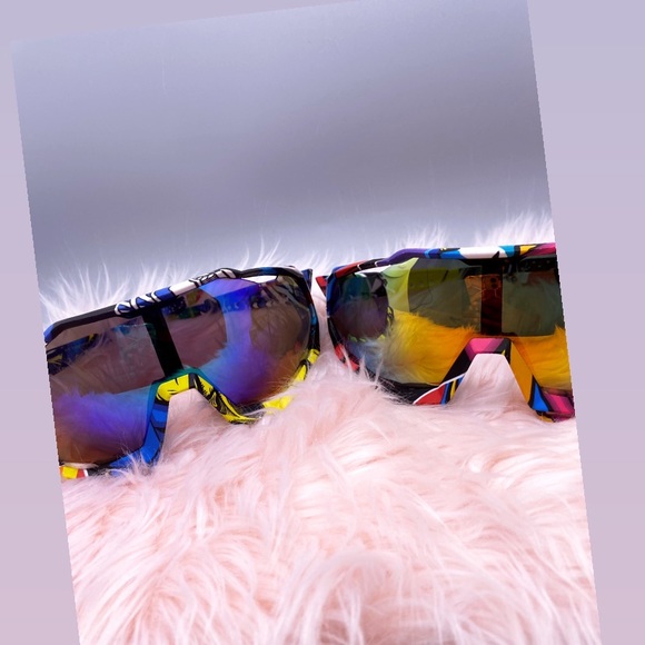 Sunglasses - Picture 14 of 14